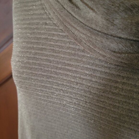 Chicos Metallic Gold Long Sleeve Asymmetrical Buttoned Neck Top - Size S - Picture 2 of 7